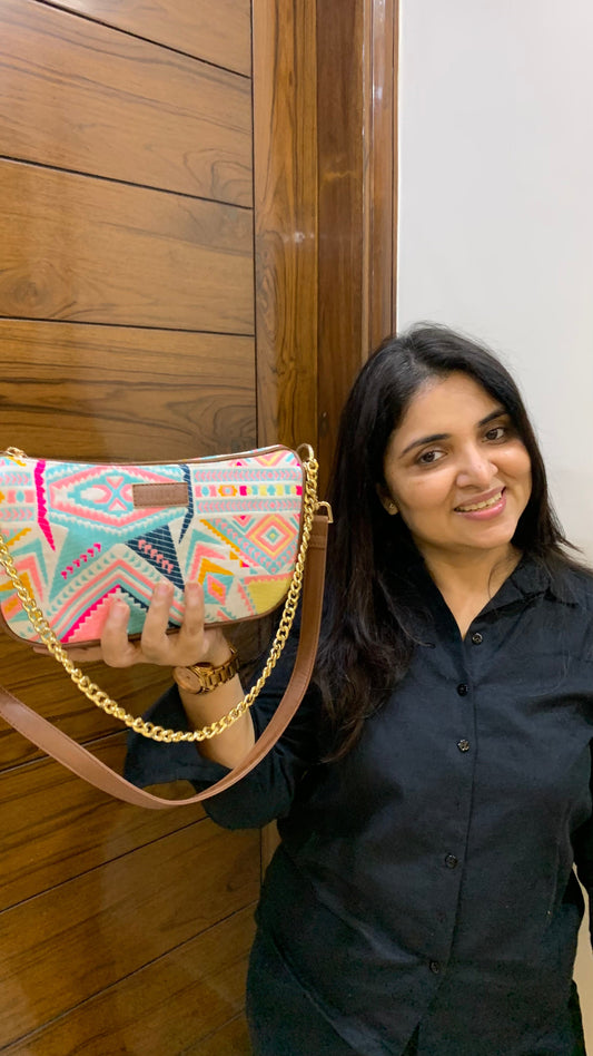 🎁 Artisan Baguette - Pink Trivia - Everyday Shoulder Bag (BOGO) (Discount)