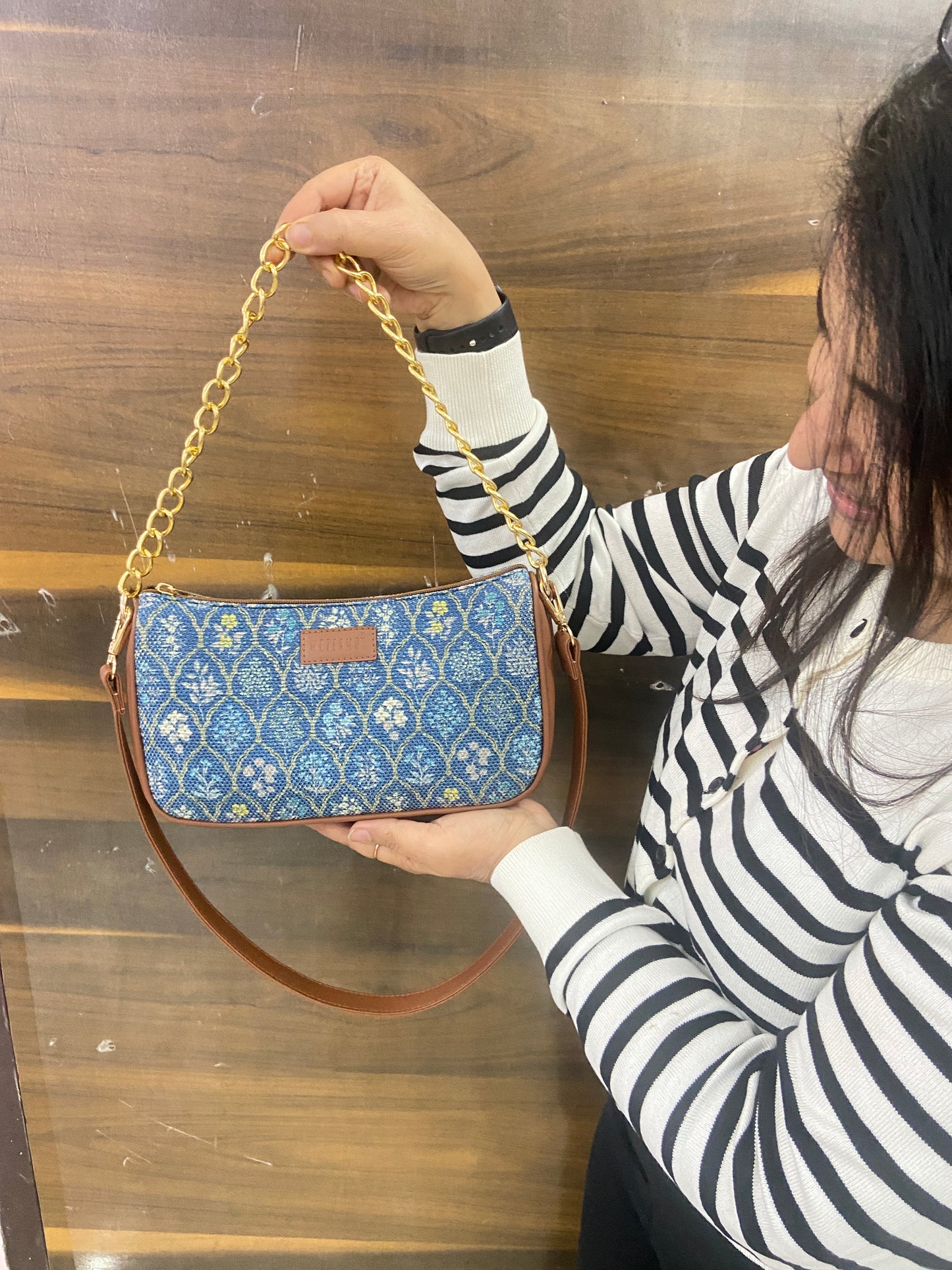 Imprint Baguette - Blue Flowers  - Everyday Shoulder Bag