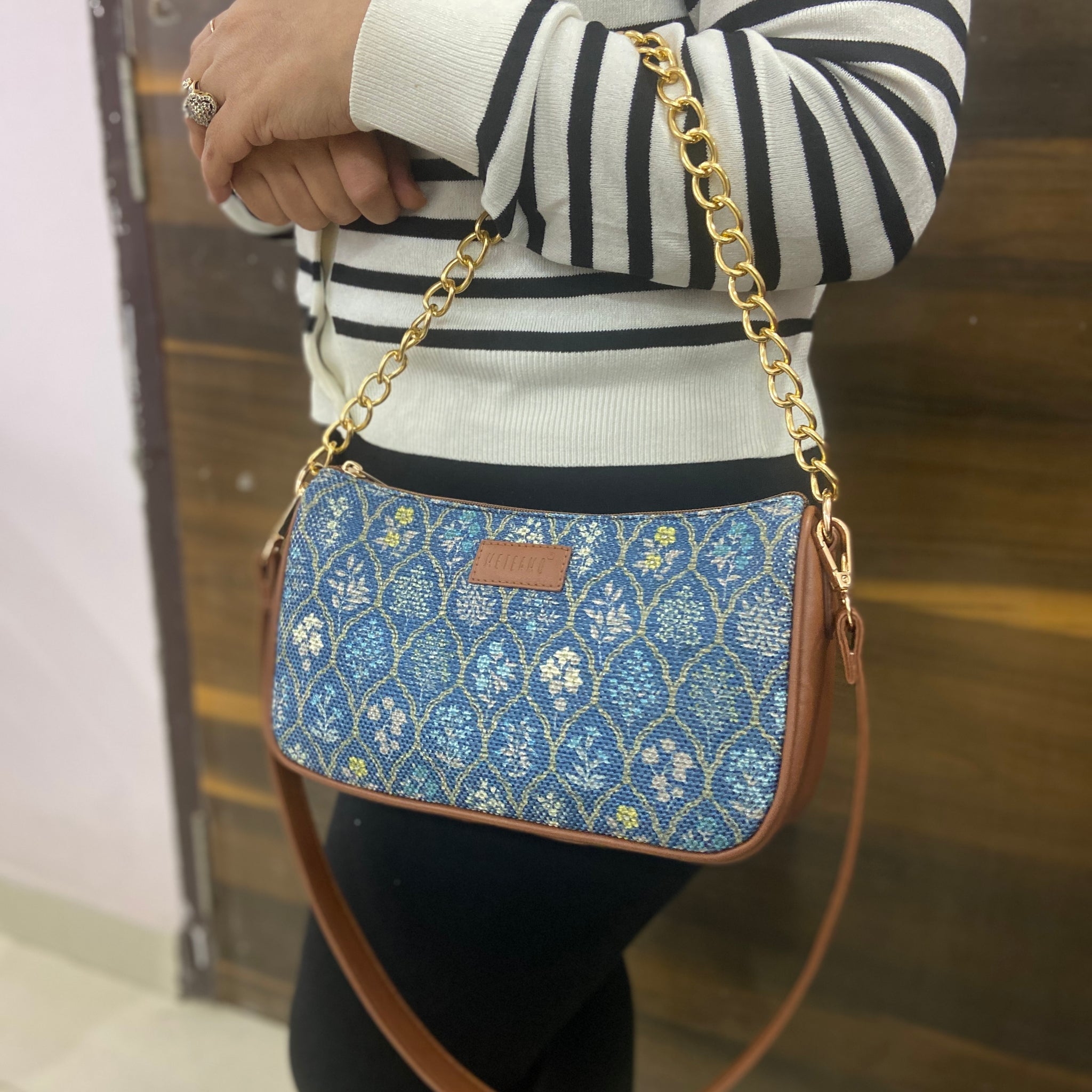 Imprint Baguette - Blue Flowers  - Everyday Shoulder Bag