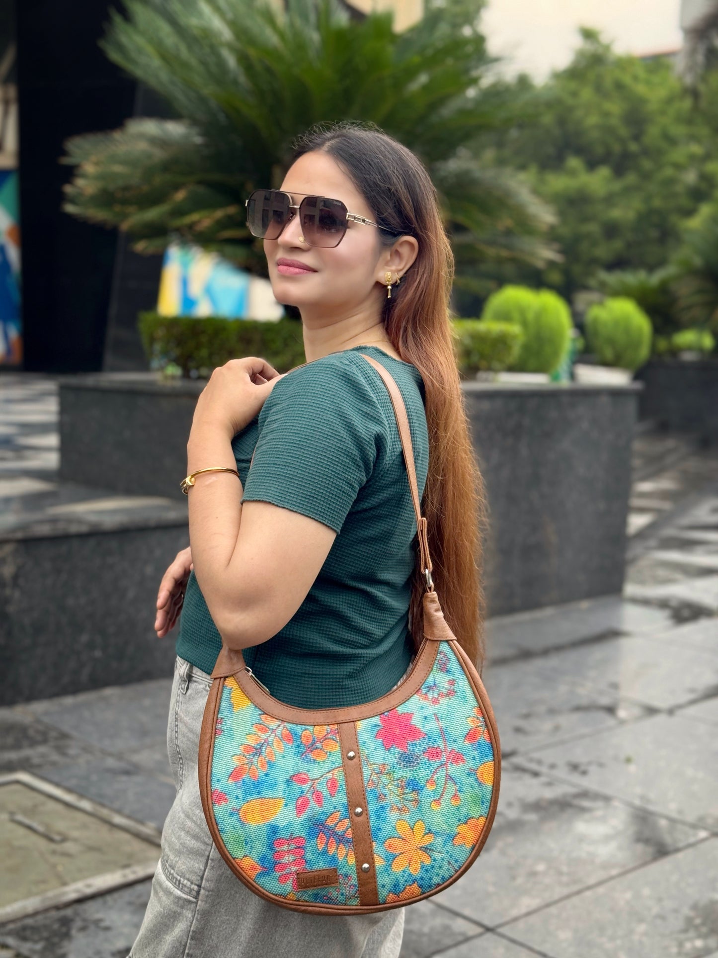 Imprint Baguette - Golden Leaves - Hobo Shoulder Bag