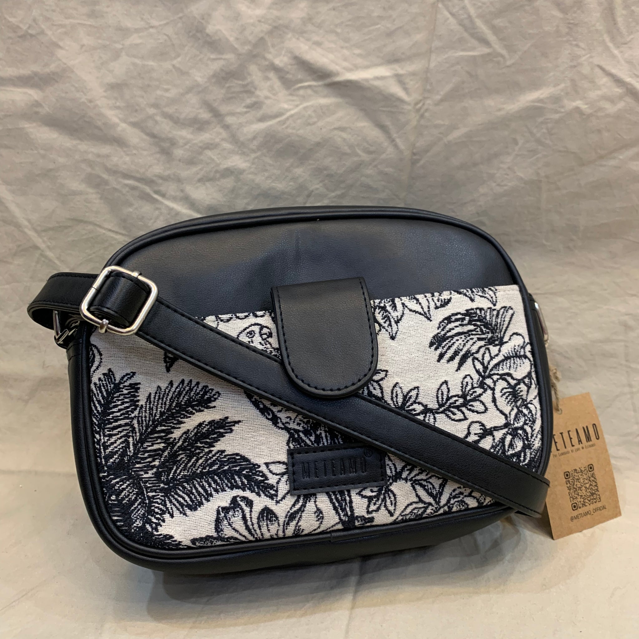 Sling Bag - Vufia