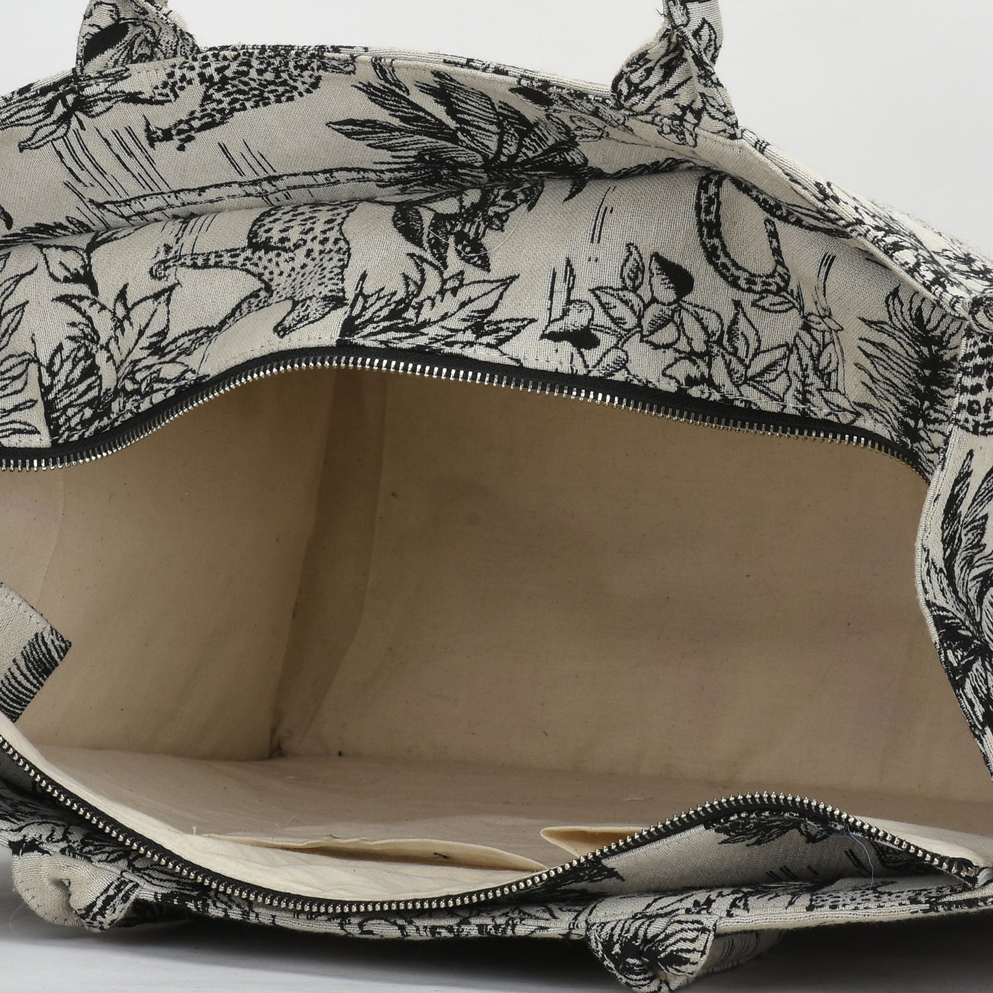 Vufia - Black & White Jacquard Box Bag - Jumbo